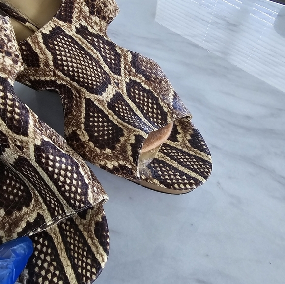 Michael Kors Wedge Heels 9.5M Brown Snake Print Leather Slingback Comfy - Picture 10 of 14